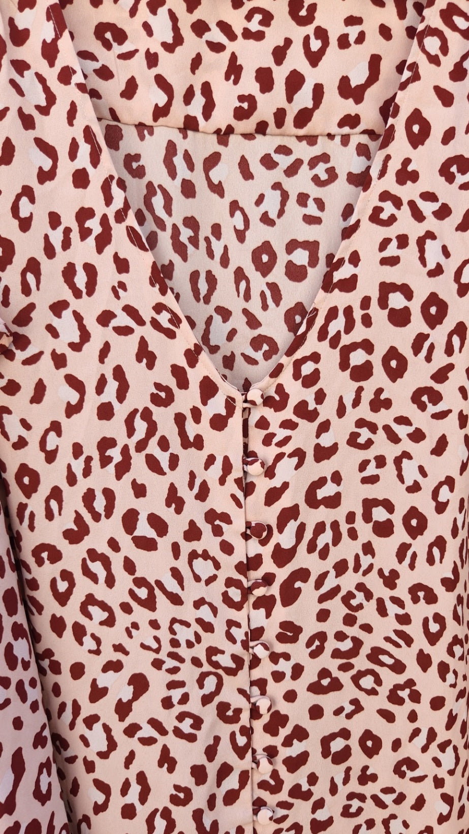 Size 0x Pink Leopard Print Button Up Blouse