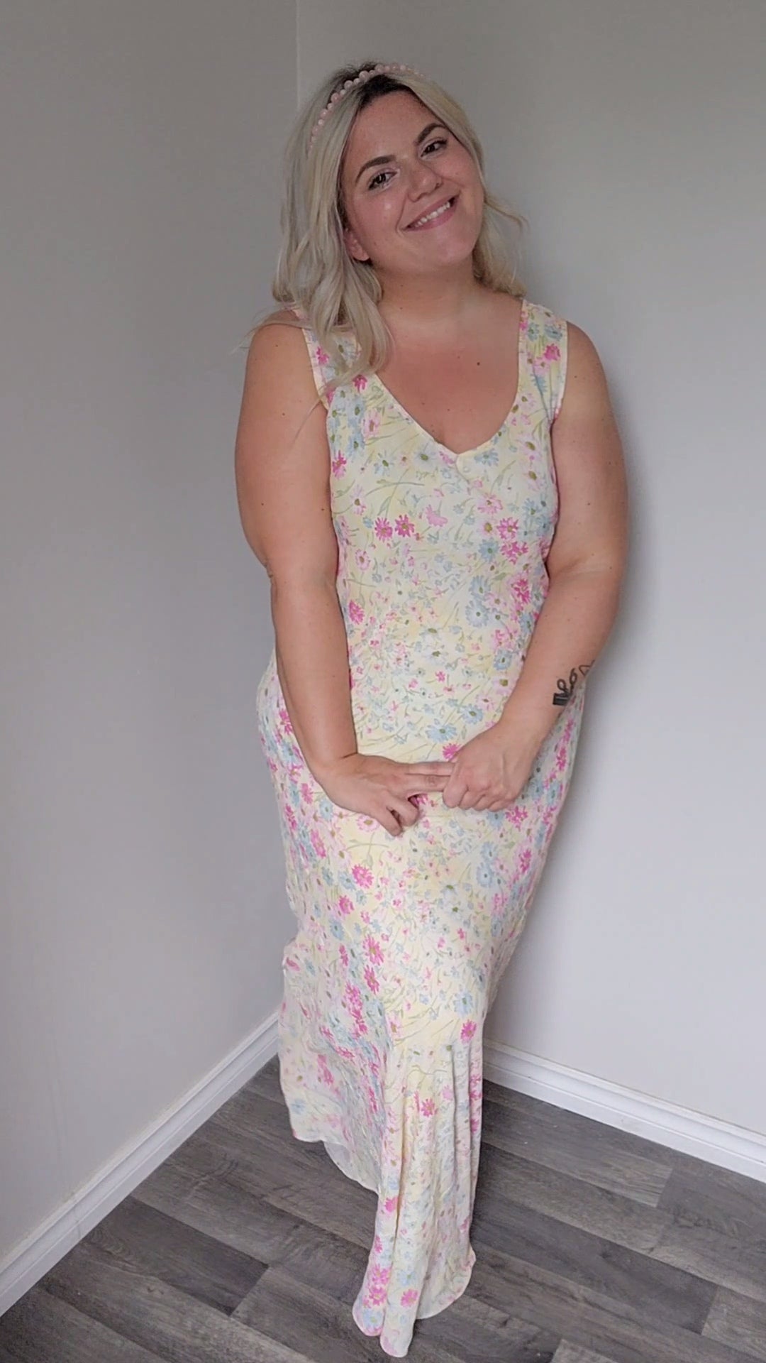 Size 18 Yellow Floral Sleeveless Long Dress