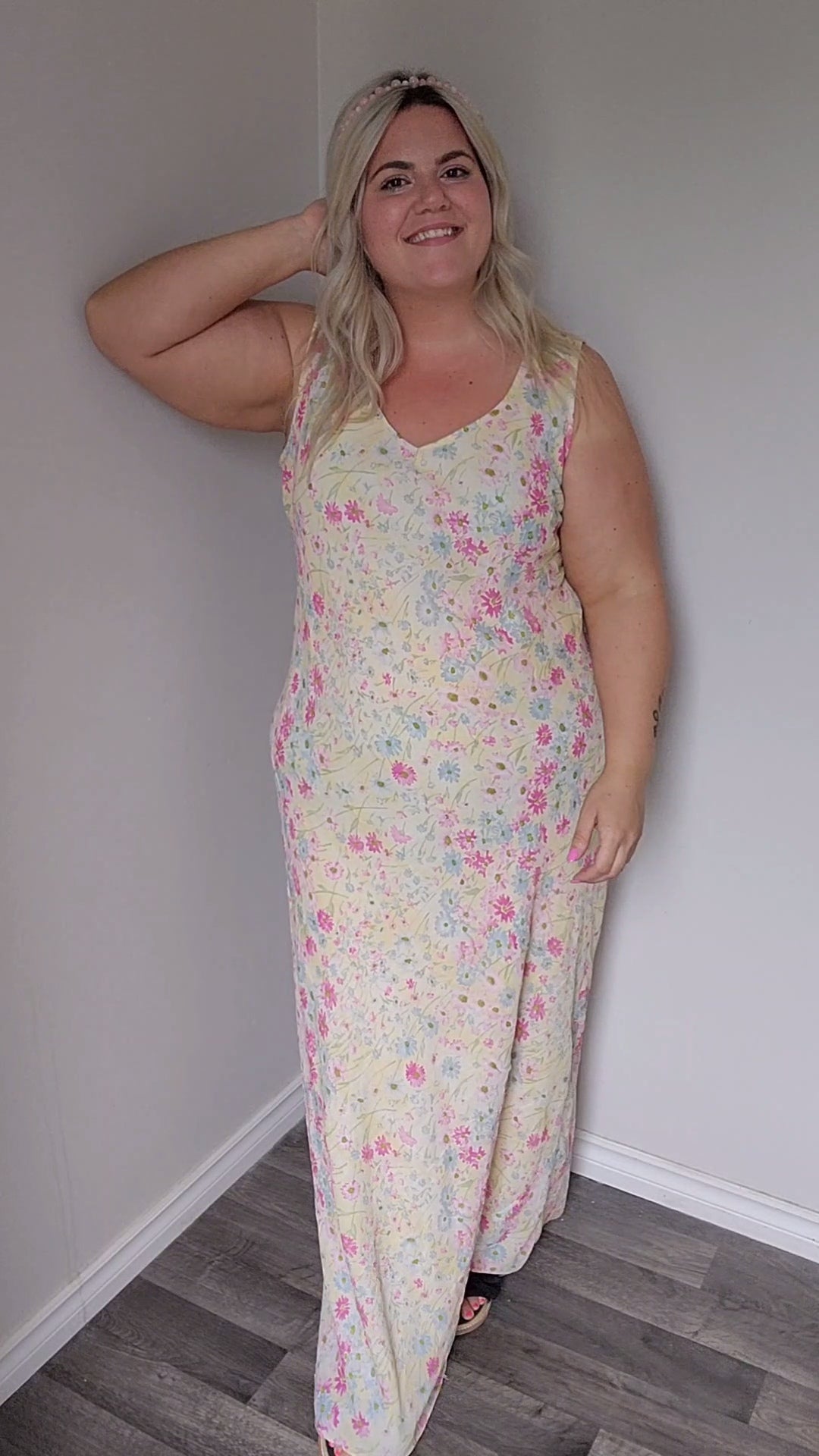 Size 18 Yellow Floral Sleeveless Long Dress