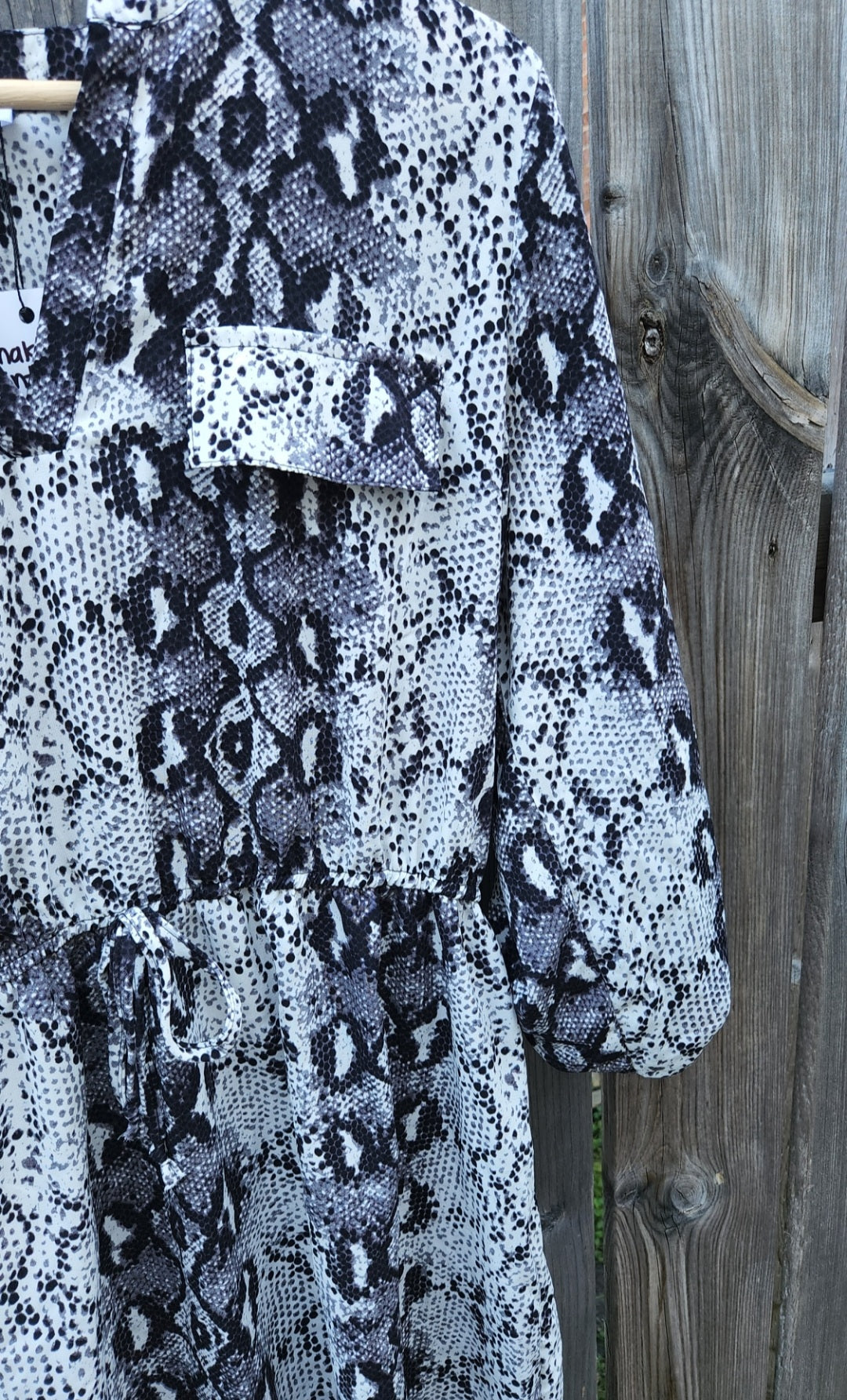 Size XL White snake tie waist Blouse
