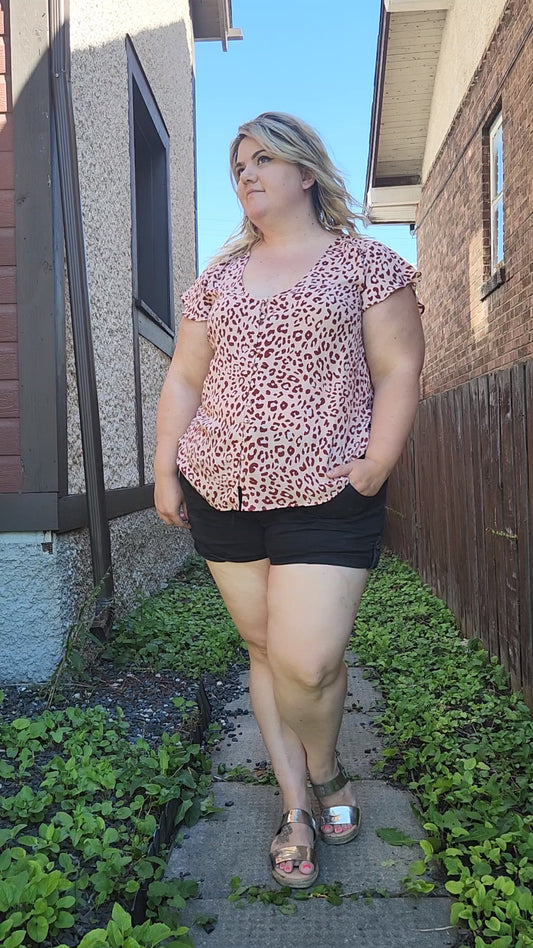 Size 0x Pink Leopard Print Button Up Blouse